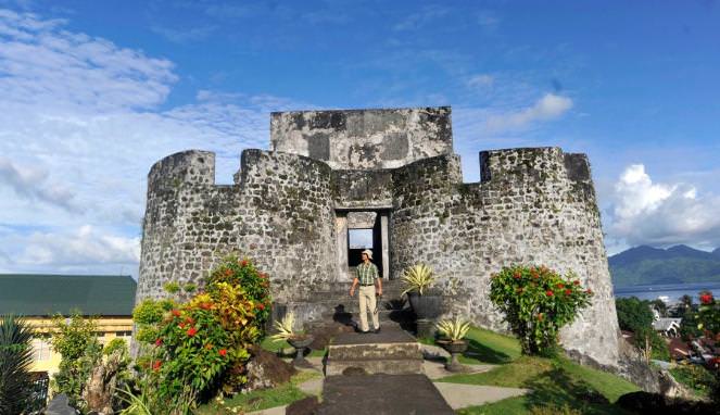Ekspedisi El Cano di Tidore meninggalkan bangunan peninggalan Spanyol, seperti Torre Fort dan yang di Ternate seperti Kalamata Fort dan Tolukko Fort yang dibangun pada 1606.