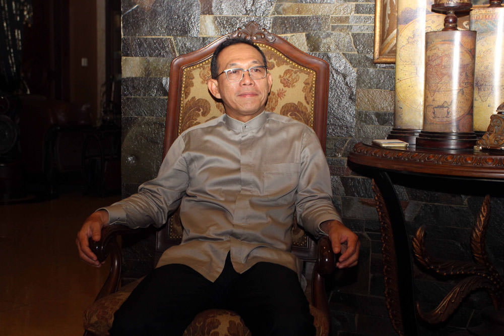 Foto: Triadi Wibowo/Sumut Pos_ Anggota DPR RI dari Partai Gerindra, Gus Irawan Pasaribu di kediamannya Jalan Setia Budi Komplek Tasbih, Selasa (20/6).