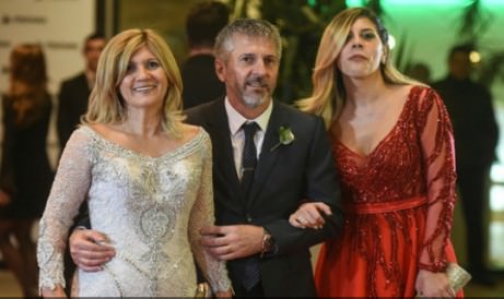 Ibu Lionel Messi memakai gaun sewarna dengan pengantin wanita.