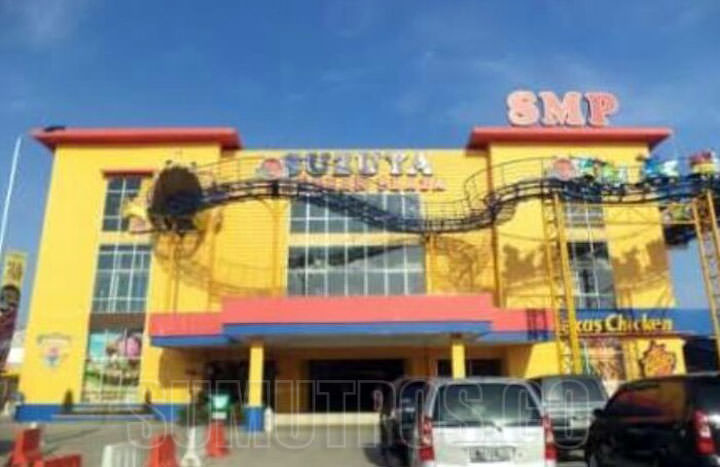 Foto: Wal/PM Karaoke keluarga Suzuya Marelan Plaza (SMP) DI Jalan Marelan Raya Tanah 600, Medan Marelan, beroperasi sampai pagi hari.