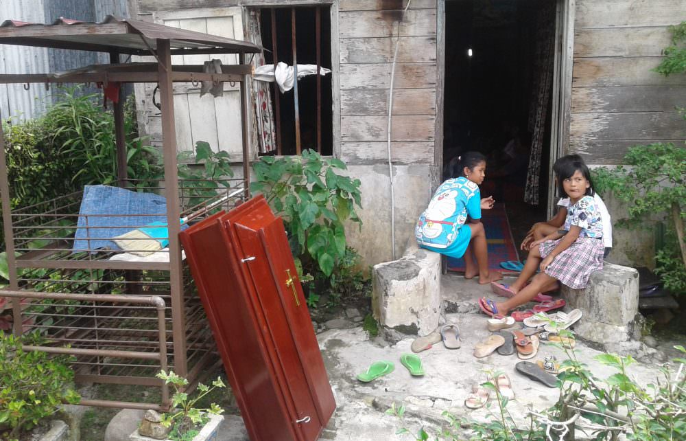 Ferry Sihombing/Metro Siantar  Suasana rumah duka di Jalan Bendungan, Kelurahan Aek Nauli, Siantar Selatan.