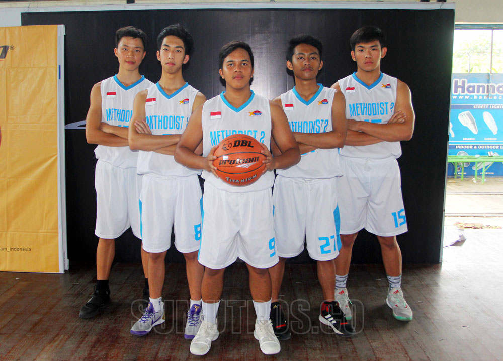 Triadi Wibowo/Sumut Pos_ Tim SMA Methodist 2 siap bertanding melawan tim SMAN 4 Medan, dalam kompetisi basket pelajar terheboh, Honda DBL North Sumatera Series 2017, Sabtu (19/8) hari ini.
