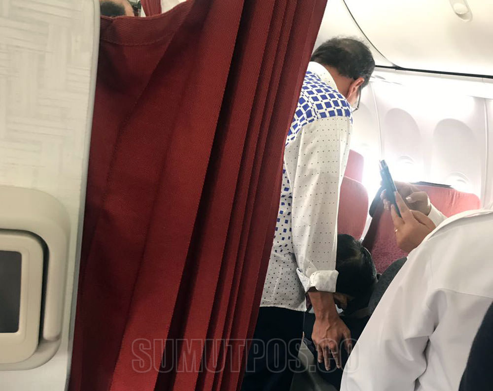 Foto: Istimewa DL Sitorus meninggal di dalam pesawat Garuda, dari Jakarta tujuan Medan.