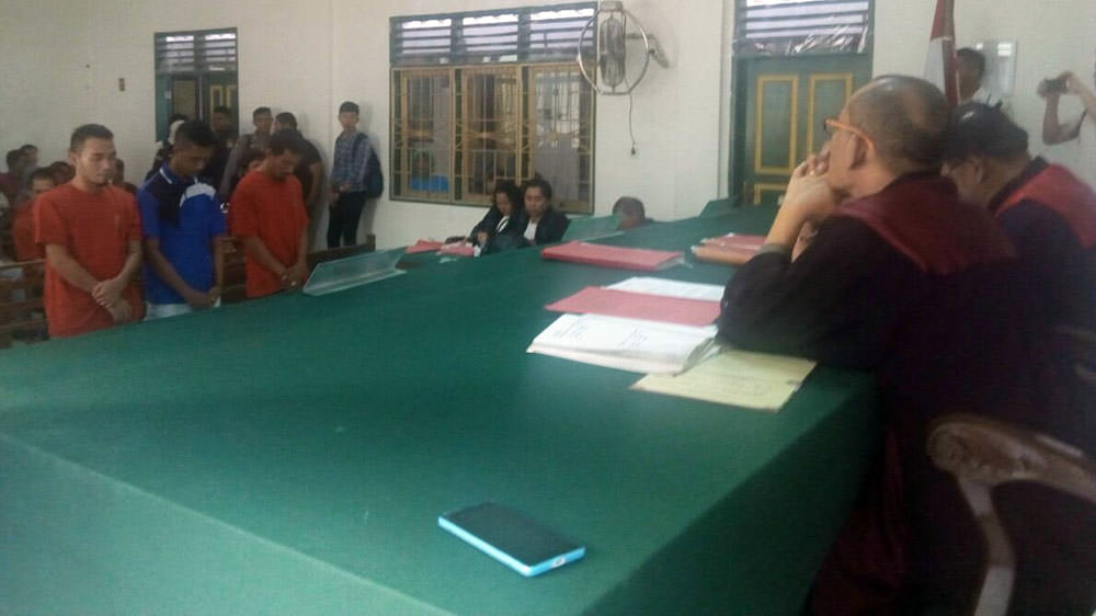 M Rizal alias Hasan divonis hukuman mati karena terbukti bersalah memiliki dan menguasai 85 kg sabu-sabu dan 50 ribu pil ekstasi, dalam sidang di Pengadilan Negeri (PN) Medan, Selasa (8/8).