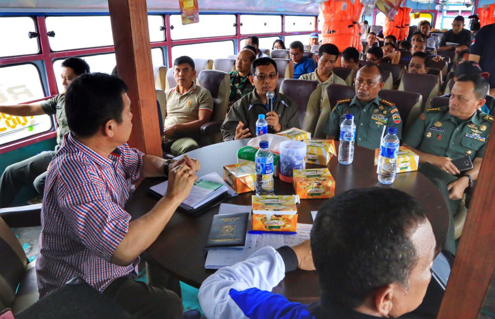 Foto: Tonggo Sibarani/Metro Siantar/SMG Bupati Simalungun JR Saragih saat mengikuti rapat persiapan perayaan HUT Kemerdekaan RI.