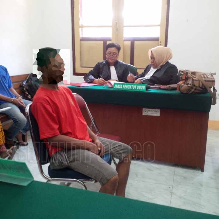 Budi Bewok, terdakwa yang mengalami gangguan jiwa akhirnya dikembalikan ke keluarganya.