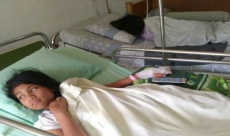 Triwani Sinaga dan Sinsa Sinaga, menjalani perawatan di RSHI Kota Siantar setelah disambar petir.