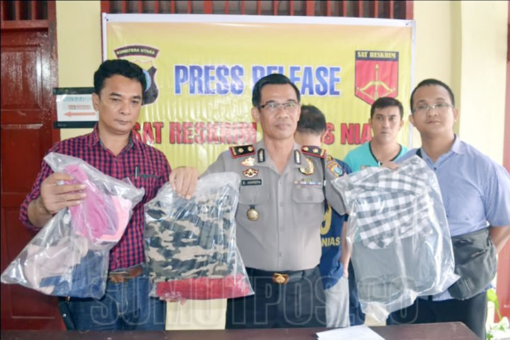 Foto: Aditia Laoli/Sumut Pos Wakapolres Nias Kompol Emanuell Harefa,  saat memaparkan barang bukti di Mapolres Nias.