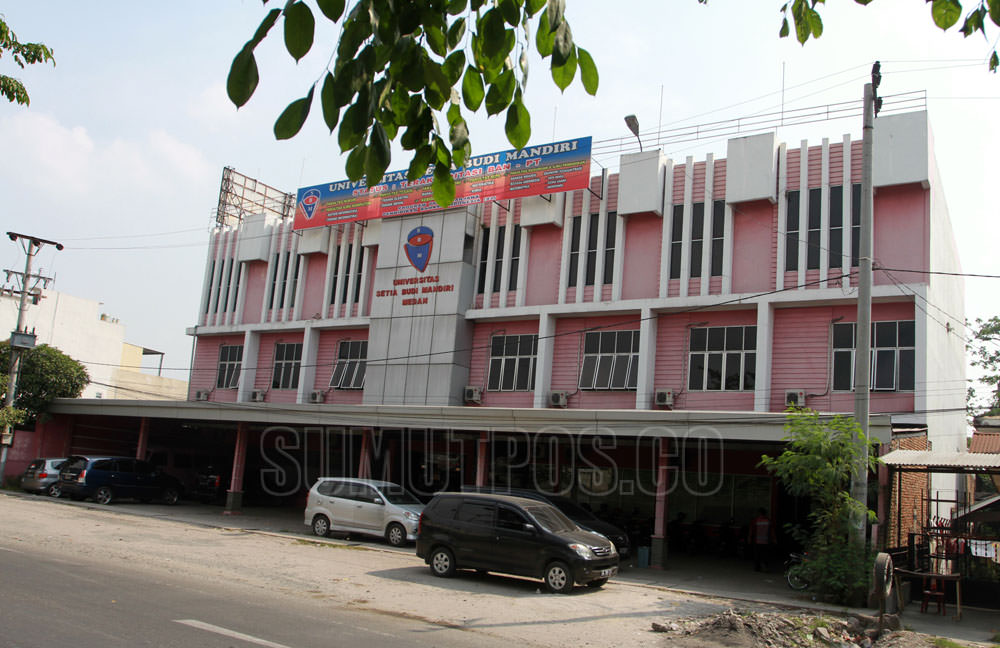 Foto: TRIADI WIBOWO/SUMUT POS Kampus Setia Budi Mandiri di jalan Asrama Pondok Kelapa Ringroad Medan, Kamis (20/6).