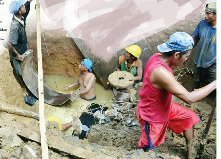 Foto: SUTAN SIREGAR/SUMUT POS Para pekerja memperbaiki pipa induk berdiameter 1.000 mm milik PDAM Tirtanadi di Jalan Stasiun Kereta Api Duren/Jalan Purwo Gang Anyelir, Selasa (23/ 10). Akibat rusaknya pipa induk ini, distribusi air PDAM Tirtanadi menjadi