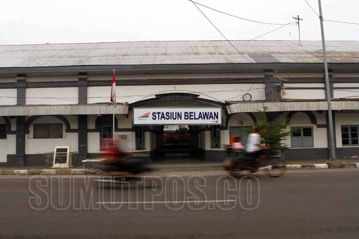 Triadi Wibowo/Sumut Pos Pintu stasiun PT KAI Belawan, Minggu (21/8)