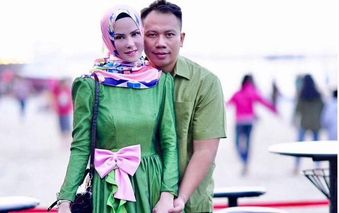 Foto: Yuliani NN/JPC Pasangan Vicky Prasetyo dan Angel Lelga.