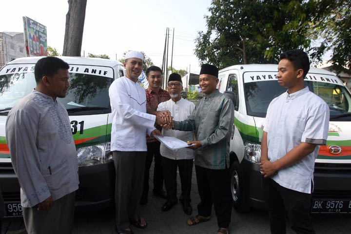 Calon Wagubsu Musa Rajekshah saat turun menemui masyarakat Tanjungmorawa, Deliserdang, Minggu (4/3).