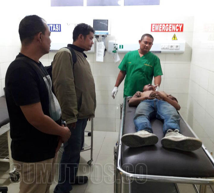 Foto: Fachril/Sumut Pos Pricky Agus Hamzah (33) tewas setelah tiba di RS Bhayangkara Medan, Minggu (4/3) pagi.