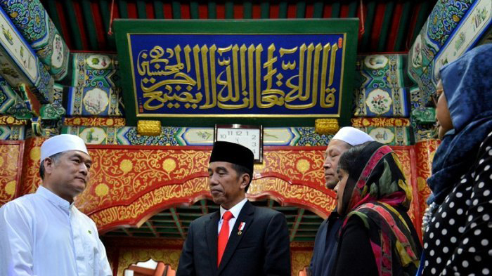 Predisen Jokowi saat berkunjung ke Masjid Niujie Beijing.