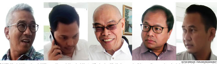 Muchrid Nasution, Ari Wibowo, Alamsah Hamdani, Yantoni Purba dan Ajie Karim menghadiri pemeriksaan sebagai saksi di Kejati Sumut, Rabu (24/5).