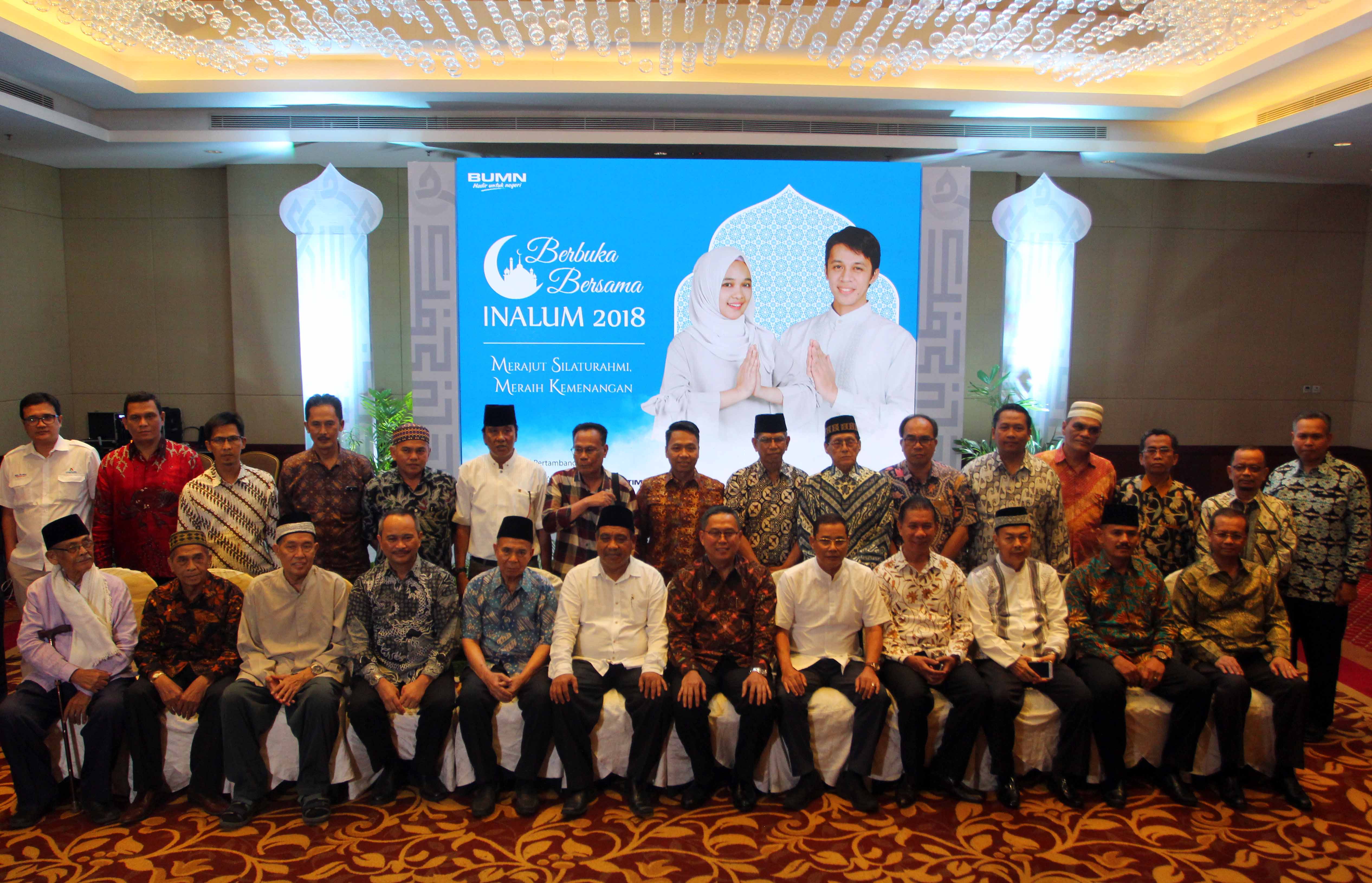 Foto: Triadi Wibowo/Sumut Pos_ Direksi PT Inalum (Persero) bersama Insan Media saat buka puasa bersama di Hotel JW. Mariot Medan, Jumat (25/5).