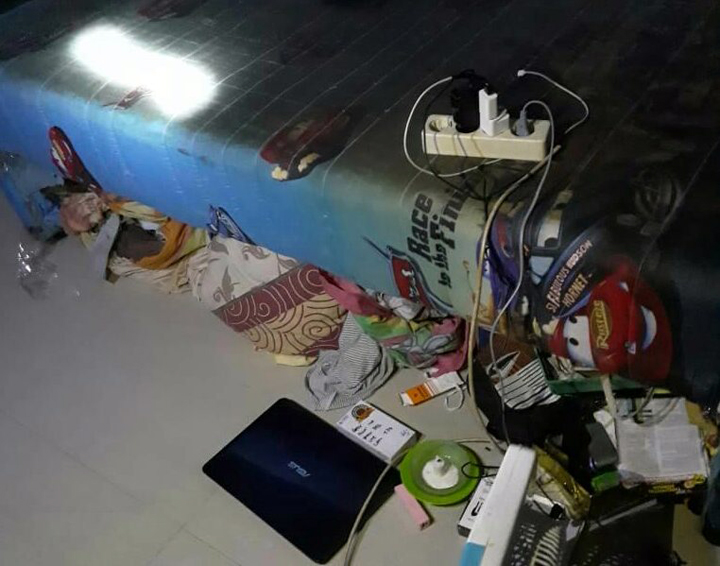 Foto: Masrizal/Sumut Pos Kondisi kamar rumah pensiunan PNS di Kota Banda Aceh usai disatroni maling.