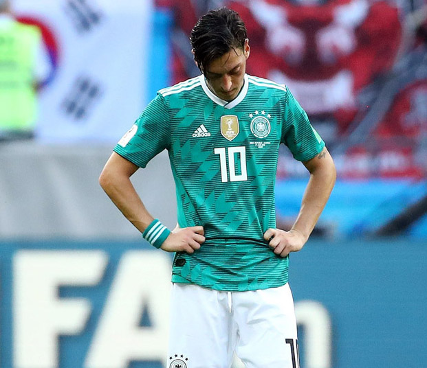 Mesut Ozil dkk harus angkat koper lebih cepat.