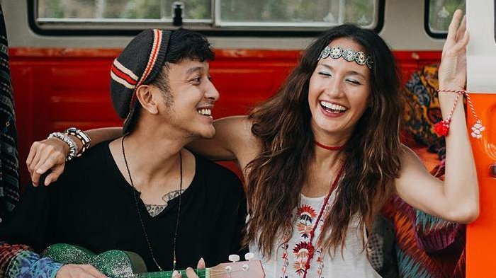 Dimas Anggara dan Nadine Chandrawinata.