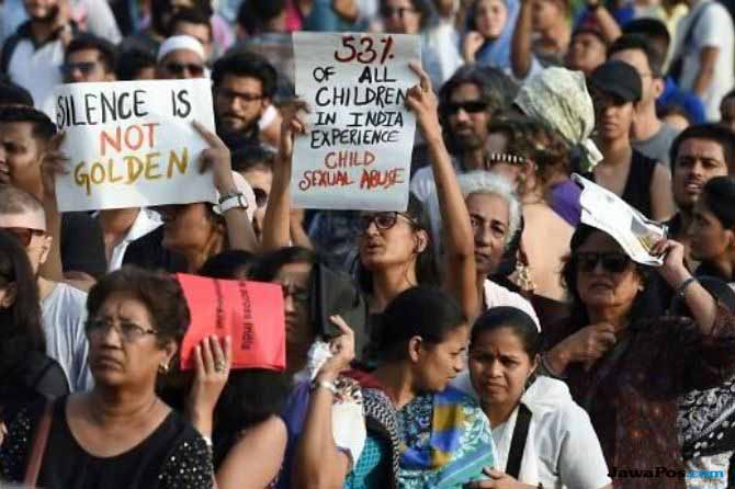 Sejumlah wanita berunjuk rasa soal maraknya kasus pemerkosaan di India.