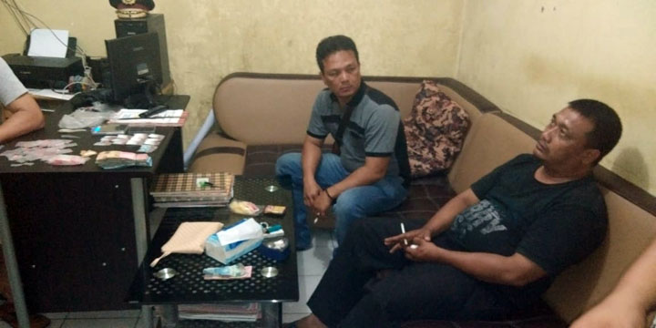 Paminal Seksi Propam Polres Binjai sudah menyerahkan Bripka Syahril P (43) warga Kuala, Langkat dan Candra Irawan (32) warga Jalan Simpang Marcapada, Binjai Selatan ke Satuan Reserse Narkoba guna penyidikan lebih lanjut.