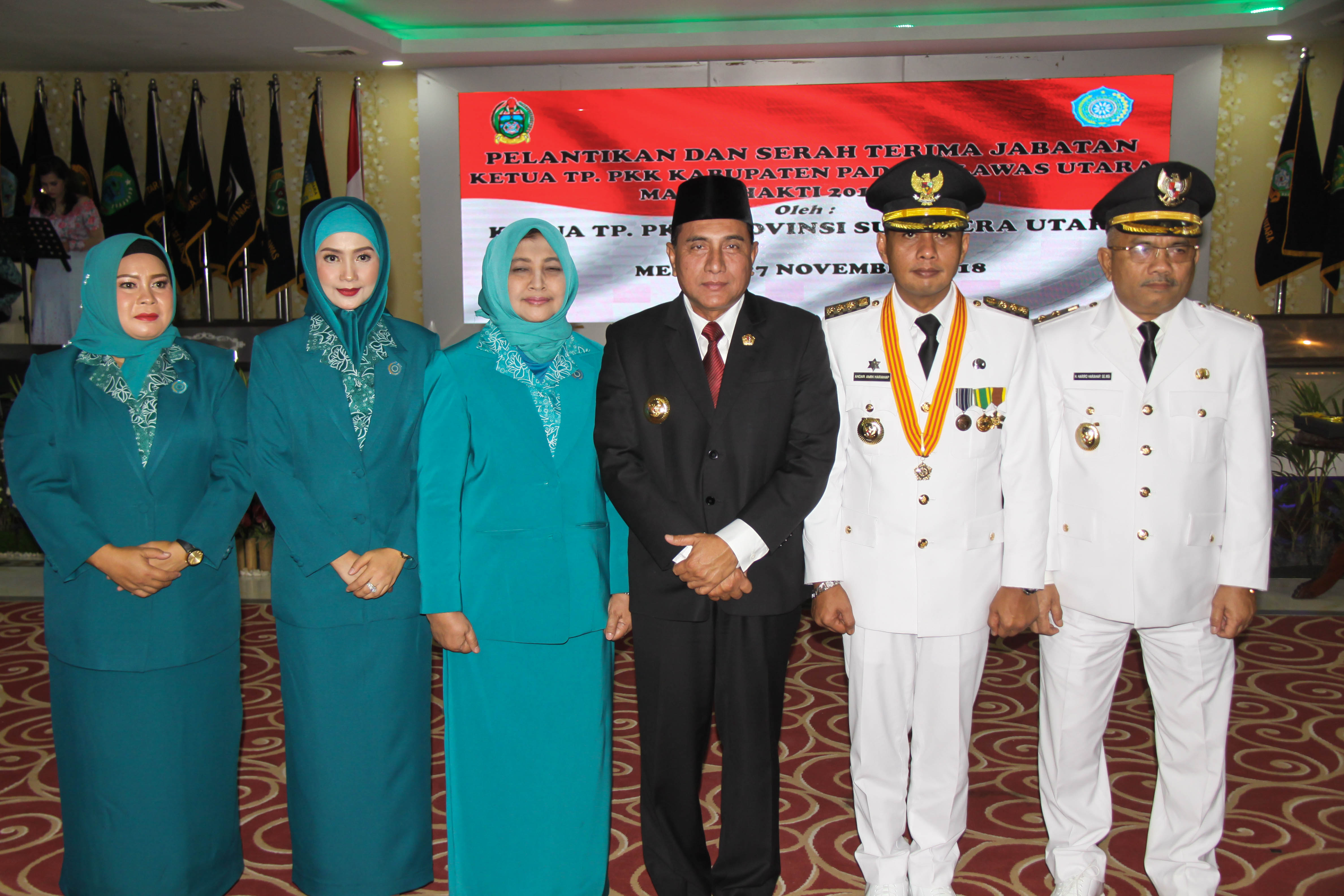 pasangan Andar Amin Harahap-Hariro Harahap resmi menjadi Bupati-Wakil Bupati Padang Lawas Utara (Paluta), usai dilantik di Kantor Gubsu, Selasa (27/11).