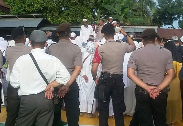 bambang/sumut pos DESAK: Masyarakat Kecamatan Besitang menggelar aksi untuk mendesak penutupan tempat-tempat maksiat di Langkat.