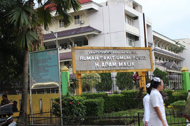 file/sumutpos ADAM MALIK: Gedung RSUH Adam Malik Medan. Pada libur Nataru, RS ini tetap memberikan pelayanan.