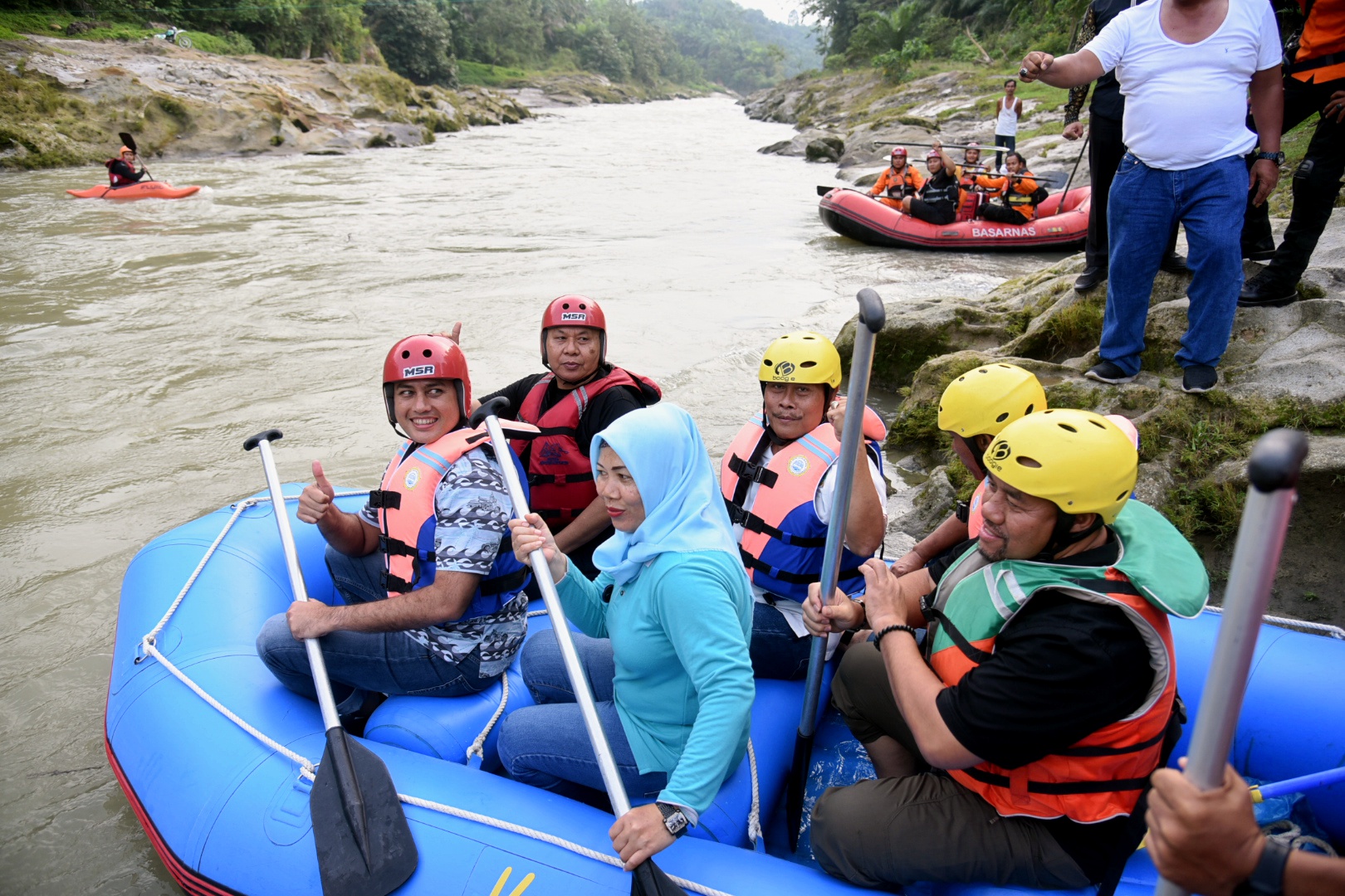 Foto : Biro Humas dan Keprotokolan Setdaprovsu / Imam Syahputra  KEJUARAAN ARUNG JERAM: Wakil Gubernur Sumatera Utara (Wagubsu), Musa Rajekshah membuka Kejuaraan Arung Jeram Festival Sungai Bah Bolon 2018 di Desa Bulu Duri, Kabupaten Serdang Bedagai, Sabt