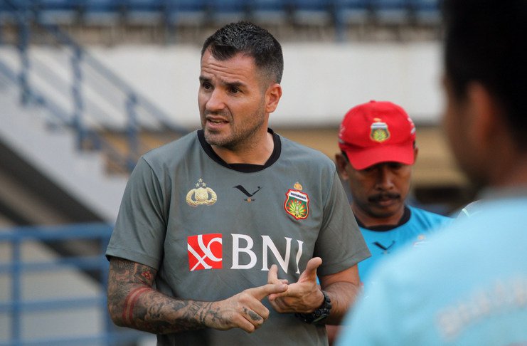 net RESMI: Simon McMenemy resmi besut timnas.
