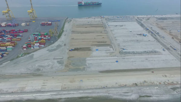 Penampakan Reklamasi Pelabuhan belwan tampak dari atas.