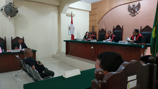 BERSAKSI: Ketua DPD IPK Binjai, Samsul Tarigan memberi kesaksian terkait bentrok IPK Vs FKPPI, Senin (22/4).
