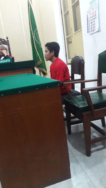 AGUSMAN/SUMUT POS SIDANG PERDANA: Arbain, terdakwa penjual satwa dilindungi jalani sidang perdana, Jumat (5/4).