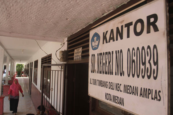 SUTAN SIREGAR/SUMUT POS SEKOLAH DASAR: Suasana salah satu Sekolah Dasar di Medan. Mager SD negeri perlu dikaji.