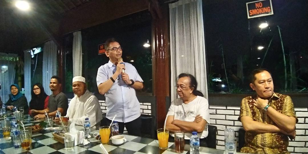 Sihar Sitorus dalam acara buka bersama awak media cetak, elektronik, radio, televisi, dan online, di Medan, Kamis (16/5).