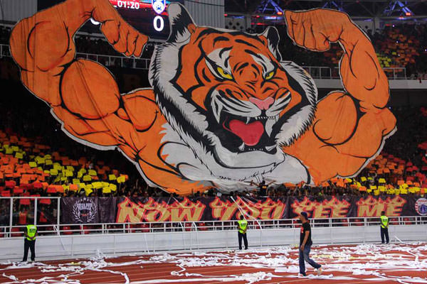 net DUKUNG: The Jak Mania saat memberikan dukungan kepada Persija Jakarta.