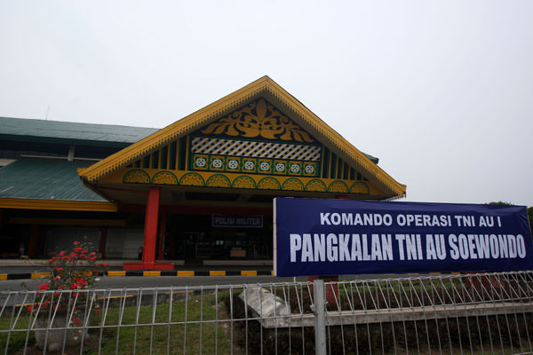 EKS BANDARA POLONIA:  Salah satu gedung di eks Bandara Polonia. Lahan eks Bandara Polonia hingga saat ini statusnya belum berubah, masih diperuntukkan sebagai pangkalan TNI Angkatan Udara.