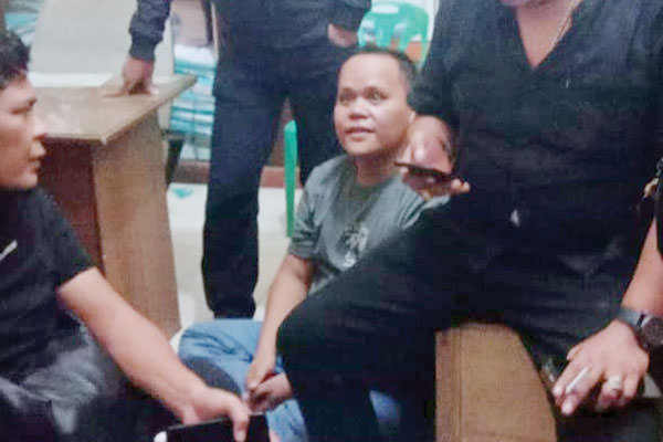 ist/SUMUTPOS PEMBUNUHAN: Diduga akibat membuang kotoran ternak, Juliana Boru Sinurat (kanan) tewas dibacoki AG (kiri). Peristiwa terjadi di Jalan Medan-Lubukpakam, Kelurahan Petapahan Lingkungan II, Kecamatan Lubukpakam, Senin (29/7) sekira pukul 19.30 WI