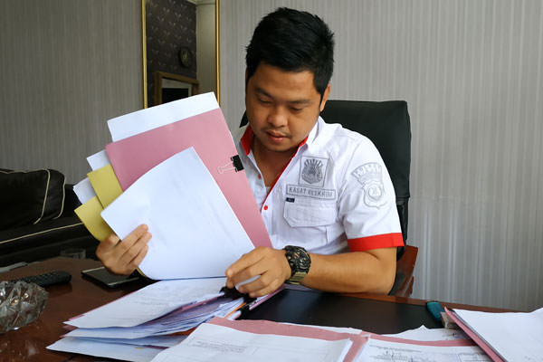 TEDDY/SUMUT POS WAWANCARA: Kasat Reskrim Polres Binjai, AKP Wirhan Arif  meladeni wawancara Sumut Pos di ruang kerjanya.