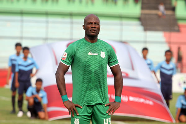 triadi wibowo/sumut pos SANKSI: Pemain naturalisasi Bruno Casimir mendapat sanksi larangan dua pertandingan. Dia akan absen saat PSMS tandang ke Palembang dan Ciamis.