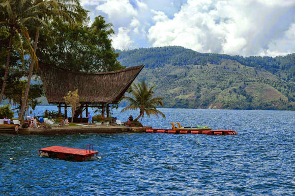 istimewa DANAU TOBA: Panorama keindahan alam Danau Toba di Balige. Masuknya Geopark Kaldera Toba membuat wisata Danau Toba bakal mendunia.