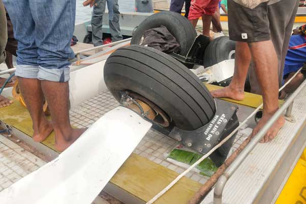 JATUH: Pesawat Cessna Kodiak 100 dengan nomor registrasi PK-MEC milik MAF,  mengalami kecelakaan di Danau Sentani, Papua, Selasa (12/5).