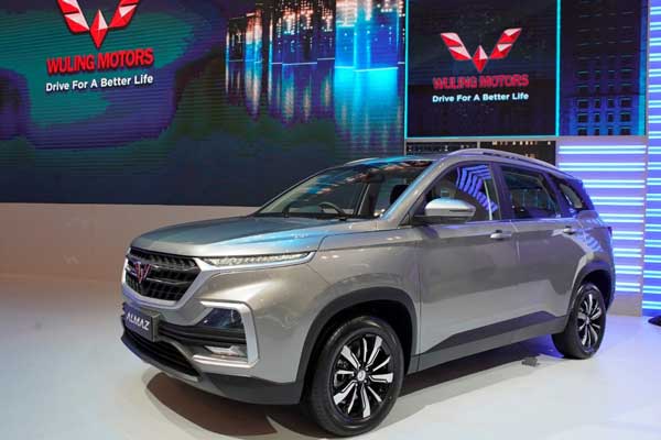 Wuling Almaz.