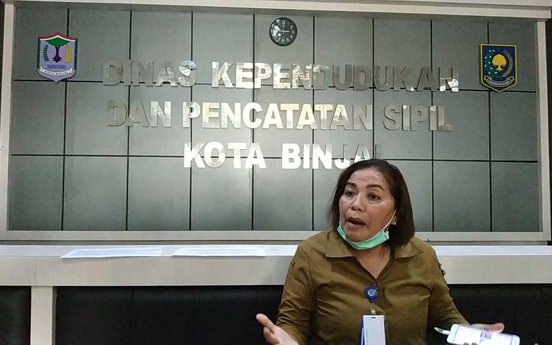 Kadisdukcatpil, Tobertina yang dicopot dari jabatannya.