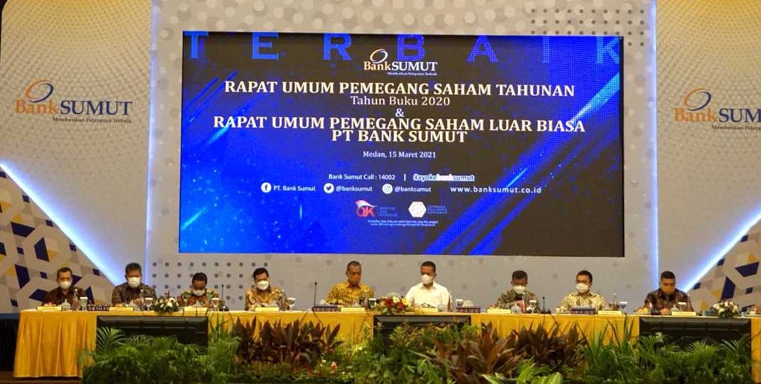 RAPAT: RUPS Tahunan dan RUPS LB PT Bank Sumut saat digelar di Ballroom Lt 10 Gedung Bank Sumut Jalan Imam Bonjol No 18 Medan, Senin (15/3).