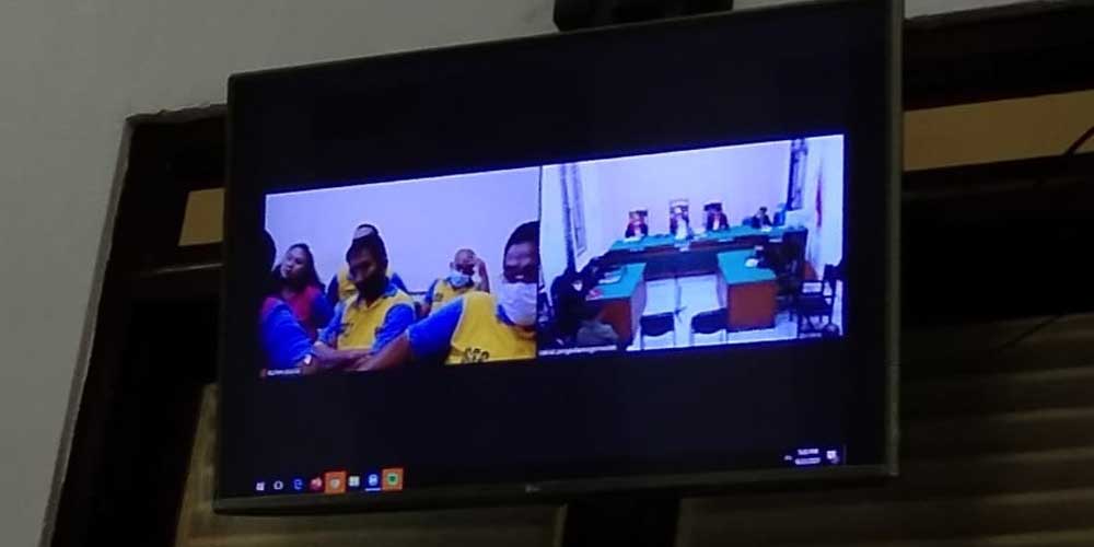Para terdakwa kasus korupsi kegiatan kayak toba international, menjalani sidang putusan secara virtual, Rabu (23/6) sore. Agusman/sumut pos.