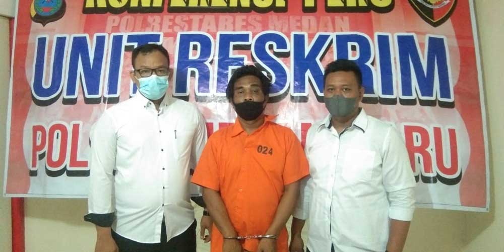 TERSANGKA: Tersangka penggelapan mobil diamankan Polsek Medan Baru.