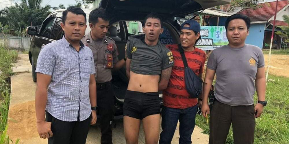 Foto Hoaks: Sebuah foto hoaks penangkapan satu orang pelaku perampokan bersenpi yang berhasil menggasak toko emas di Pasar Simpang Limun, Medan, yang sempat viral di Medsos, Minggu (29/8). Sumut Pos/ ist.