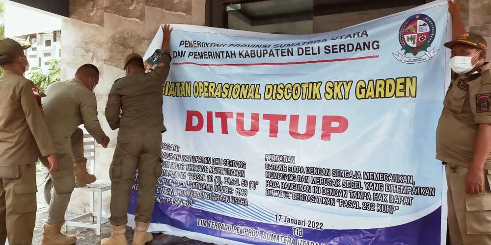 LAS: Tim terpadu Pemprov Sumut bersama Pemkab Deliserdang, Polri/TNI, saat melakukan penyegelan Diskotek Key Garden di Dusun Tanjung Pamah, Desa Namorube Julu, Kecamatan Kutalimbaru, Senin (17/1).